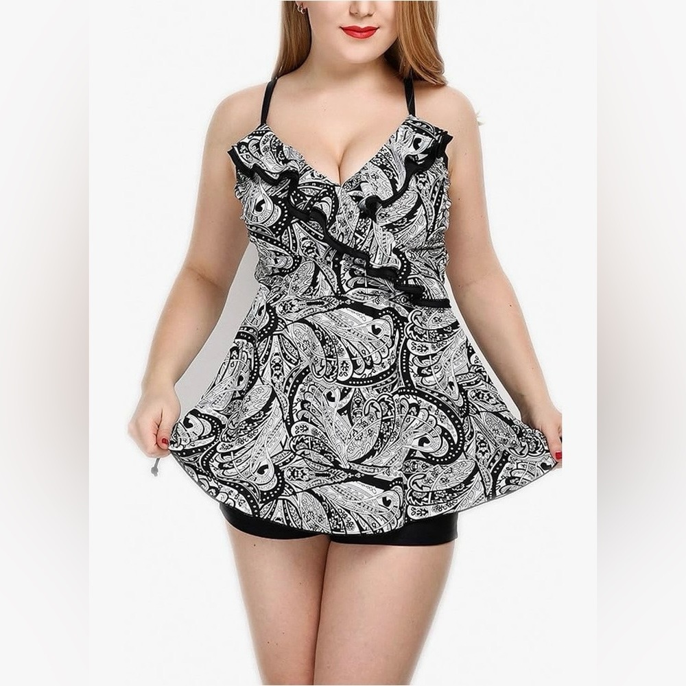 Tinpia - NEW - Black  and White Paisley Tankini Top
